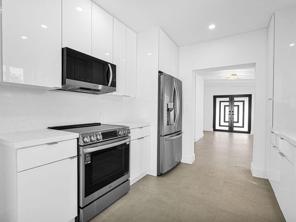 2291 SW 17th St, Miami FL 33145