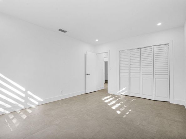 2291 SW 17th St, Miami FL 33145