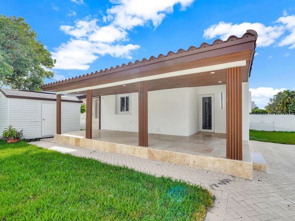 2291 SW 17th St, Miami FL 33145