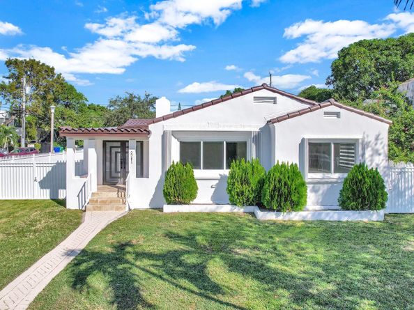 2291 SW 17th St, Miami FL 33145