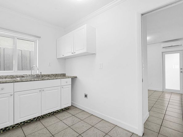 2291 SW 17th St, Miami FL 33145