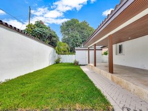 2291 SW 17th St, Miami FL 33145