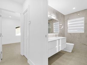 2291 SW 17th St, Miami FL 33145