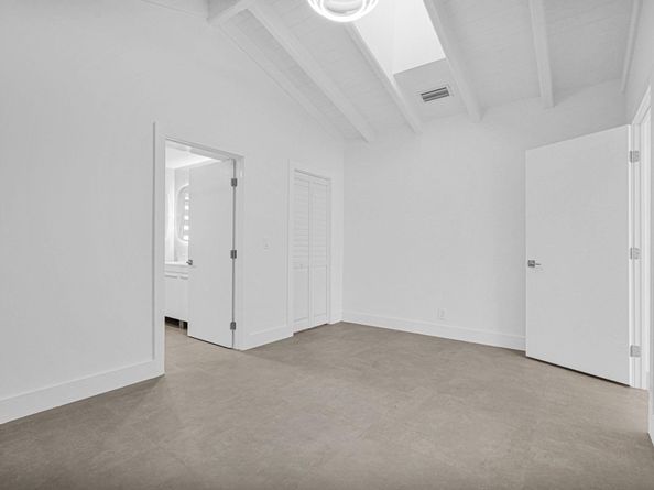 2291 SW 17th St, Miami FL 33145