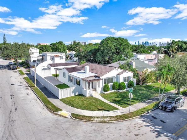 2291 SW 17th St, Miami FL 33145
