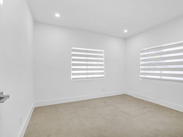 2291 SW 17th St, Miami FL 33145