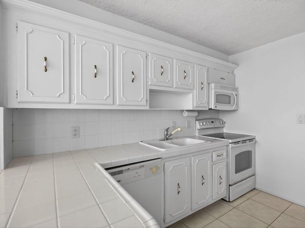 4200 N Ocean Drive 21606, Riviera Beach FL 33404