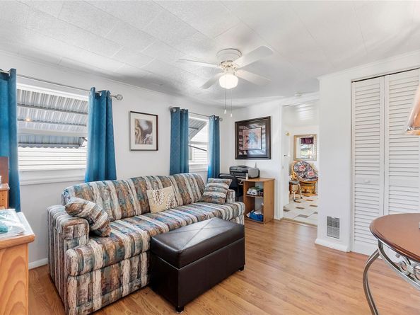 8631 SW 20th St, Davie FL 33324