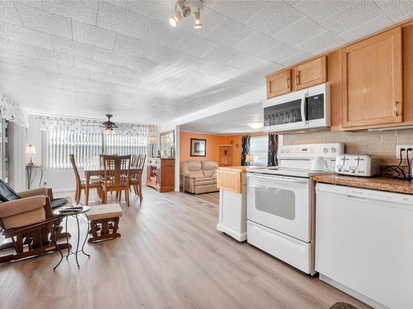 8631 SW 20th St, Davie FL 33324