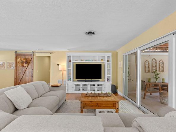 2865 SW 9th Street, Boynton Beach FL 33435