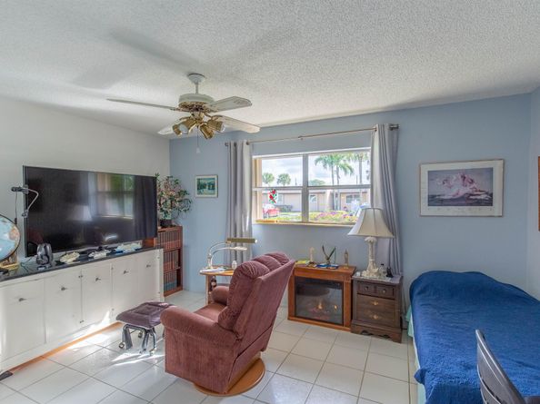 147 Lake Gloria Drive 147, West Palm Beach FL 33411