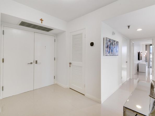 123 Lakeshore Drive 445, North Palm Beach FL 33408