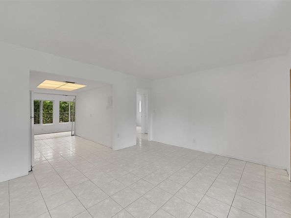 3280 NE 15th Ave, Oakland Park FL 33334