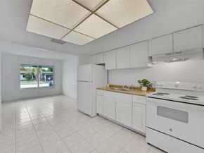 3280 NE 15th Ave, Oakland Park FL 33334