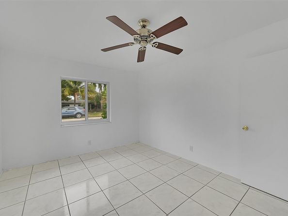 3280 NE 15th Ave, Oakland Park FL 33334