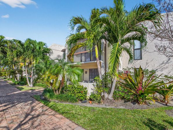 721 SE 1 Way C11, Deerfield Beach FL 33441
