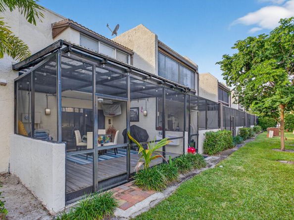 721 SE 1 Way C11, Deerfield Beach FL 33441