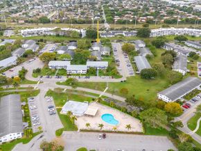 210 Oakridge N 210, Deerfield Beach FL 33442