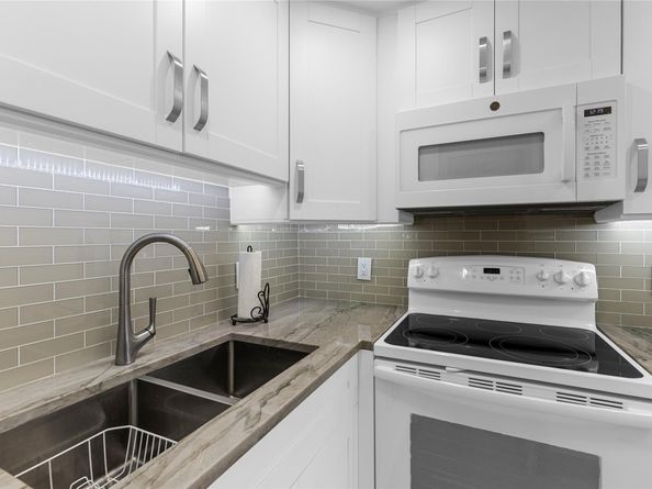 210 Oakridge N 210, Deerfield Beach FL 33442