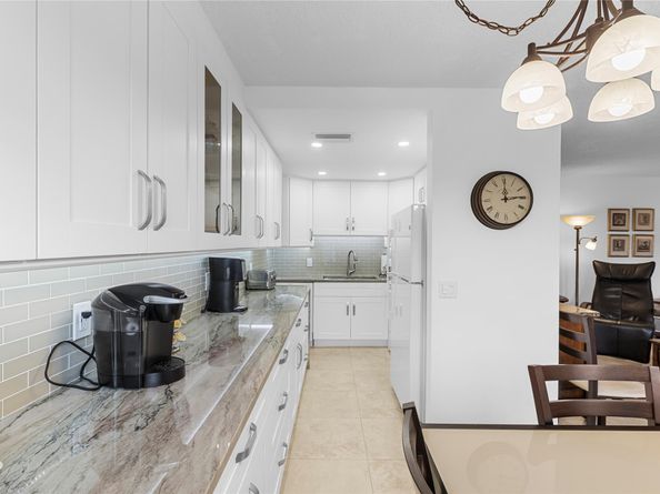 210 Oakridge N 210, Deerfield Beach FL 33442