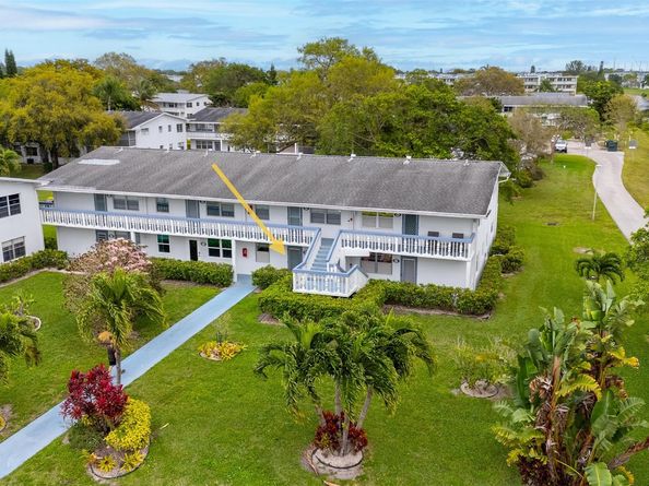 210 Oakridge N 210, Deerfield Beach FL 33442