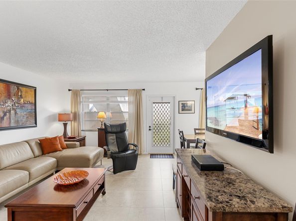 210 Oakridge N 210, Deerfield Beach FL 33442