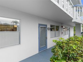 210 Oakridge N 210, Deerfield Beach FL 33442