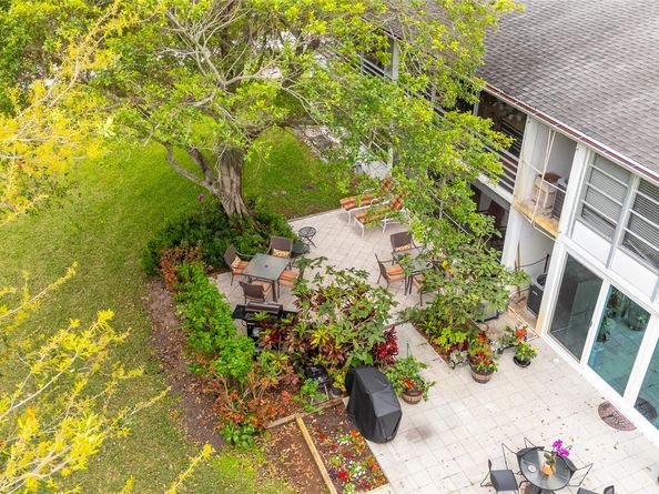 210 Oakridge N 210, Deerfield Beach FL 33442