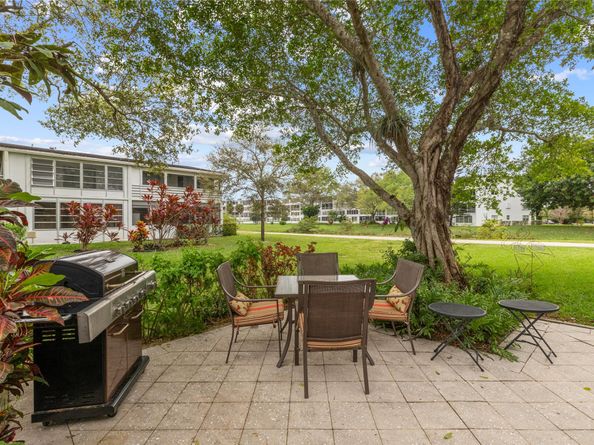 210 Oakridge N 210, Deerfield Beach FL 33442