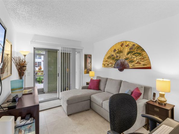 210 Oakridge N 210, Deerfield Beach FL 33442