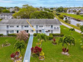 210 Oakridge N 210, Deerfield Beach FL 33442