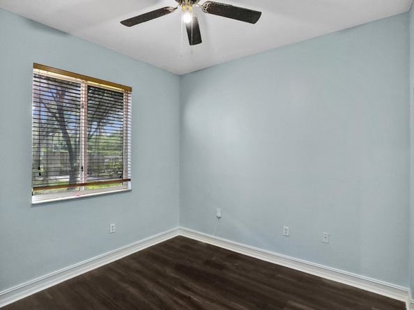 21403 NW 13th Ct 303, Miami FL 33169