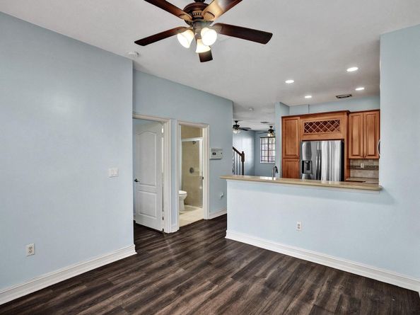 21403 NW 13th Ct 303, Miami FL 33169