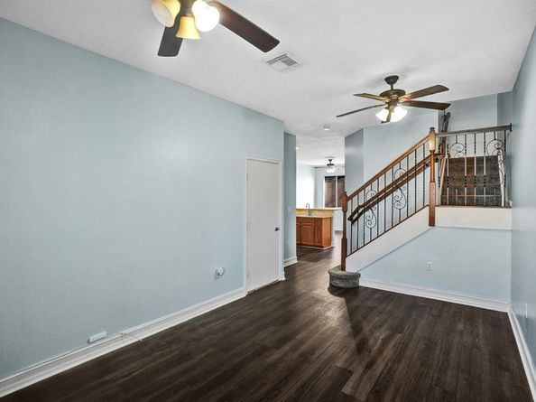 21403 NW 13th Ct 303, Miami FL 33169