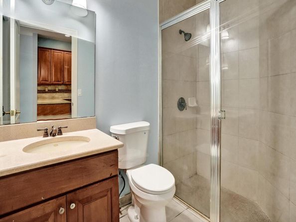 21403 NW 13th Ct 303, Miami FL 33169