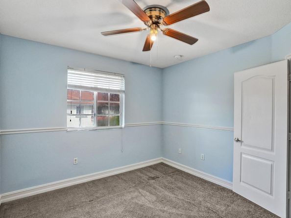 21403 NW 13th Ct 303, Miami FL 33169