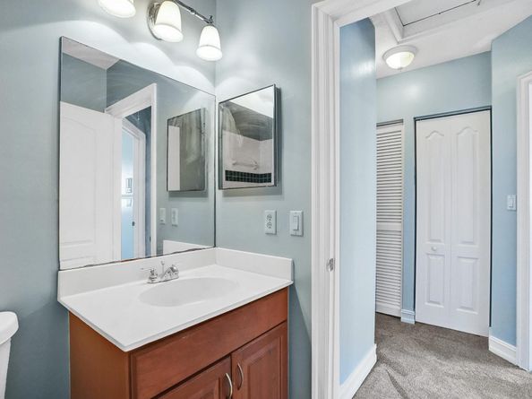 21403 NW 13th Ct 303, Miami FL 33169