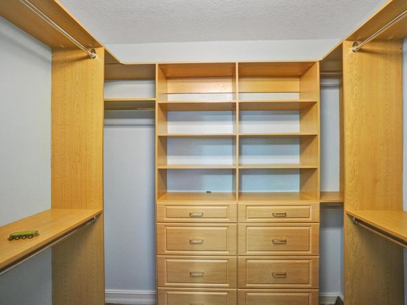 21403 NW 13th Ct 303, Miami FL 33169