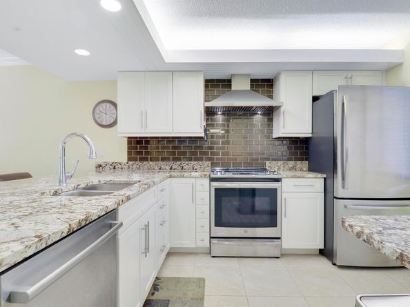 1301 Seafarer Circle 105, Jupiter FL 33477