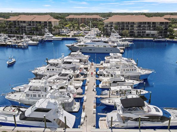 1301 Seafarer Circle 105, Jupiter FL 33477