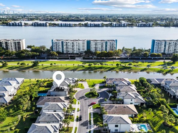 4458 Providence Way, Oakland Park FL 33309