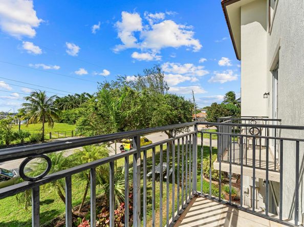 1100 Cabana Road 14, West Palm Beach FL 33404