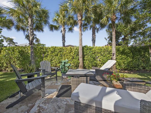 5565 Sanibel Lane, The Acreage FL 33470