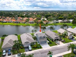 8950 Lake Park Circle N, Davie FL 33328