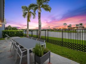 8950 Lake Park Circle N, Davie FL 33328