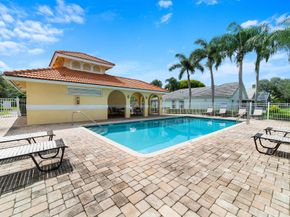 8950 Lake Park Circle N, Davie FL 33328