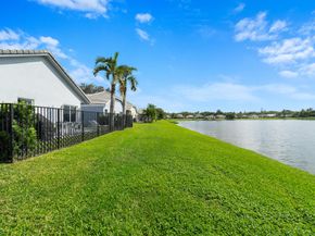 8950 Lake Park Circle N, Davie FL 33328