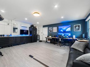 8950 Lake Park Circle N, Davie FL 33328