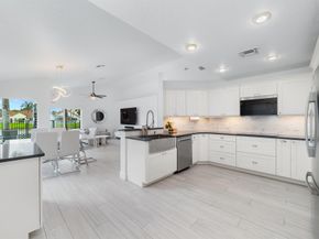 8950 Lake Park Circle N, Davie FL 33328