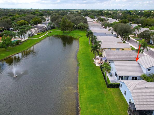 8950 Lake Park Circle N, Davie FL 33328